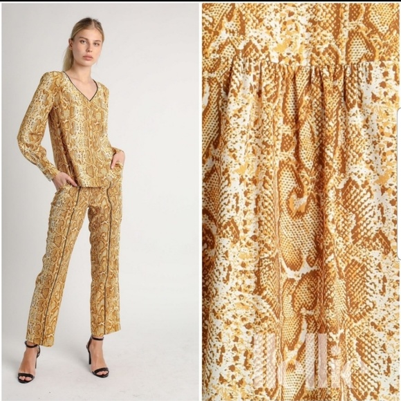 ANTHROPOLOGIE TOP SNAKE ANIMAL PRINT V-NECK BLOUSE - Picture 4 of 6